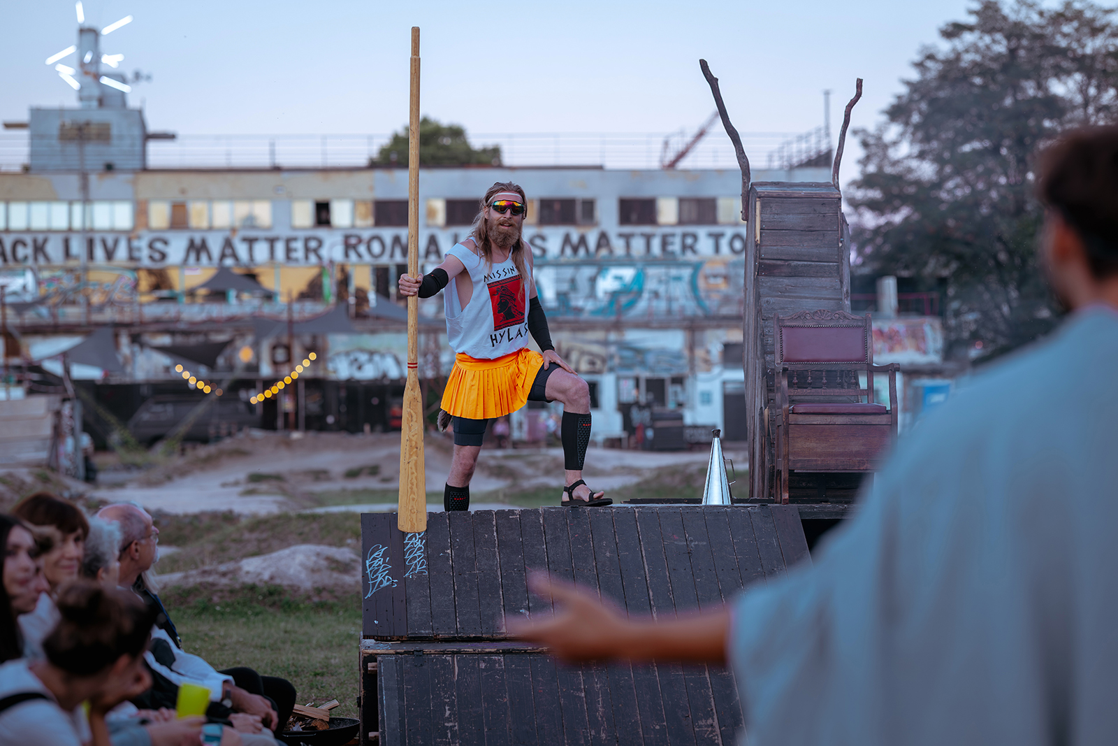 (c) Bettula Huclová